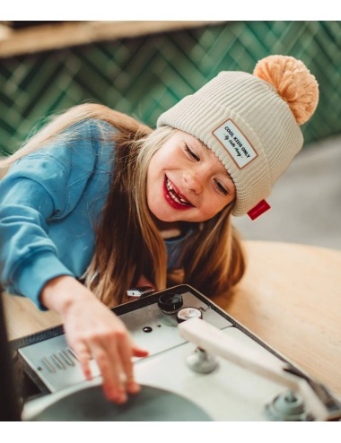 HELLO HOSSY SANDY COLOR BLOCK HAT